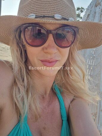 AMANDA MILF COMPLETISSIMA