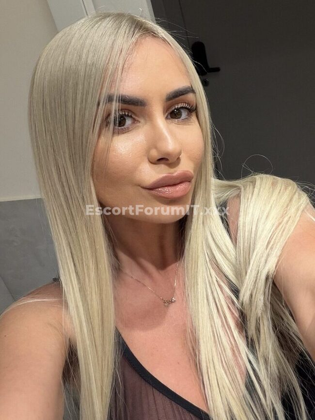 NICOLE