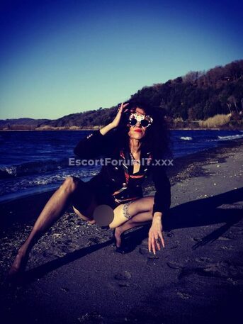 Rachele Red passion
