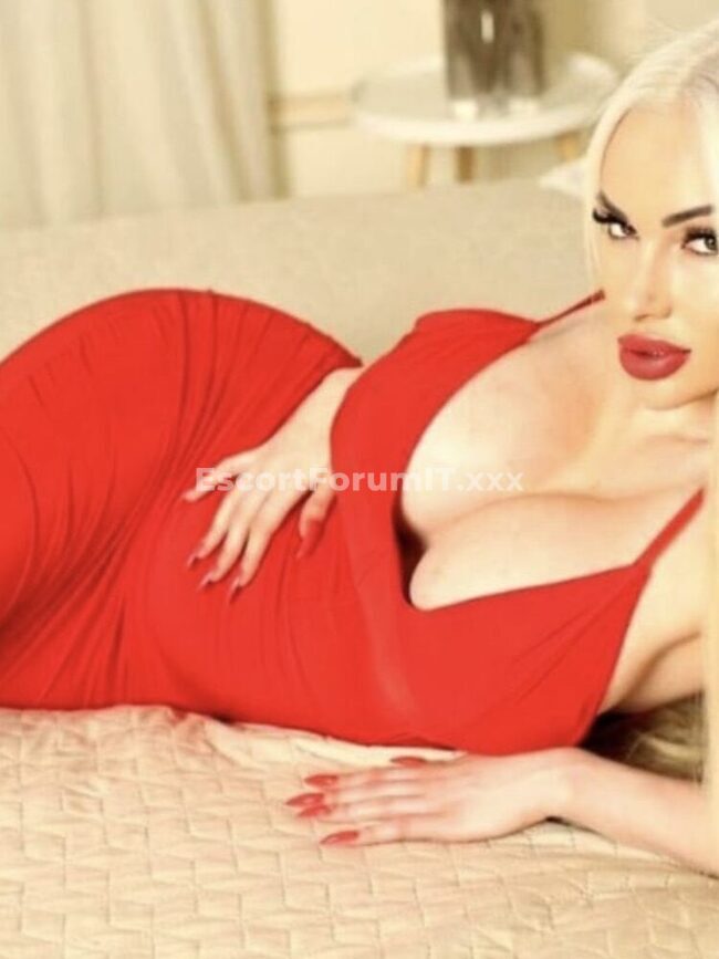 Sexy Squirty Milana