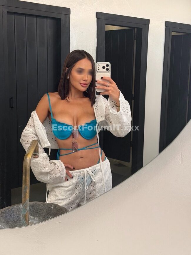 Amira - Brazilian